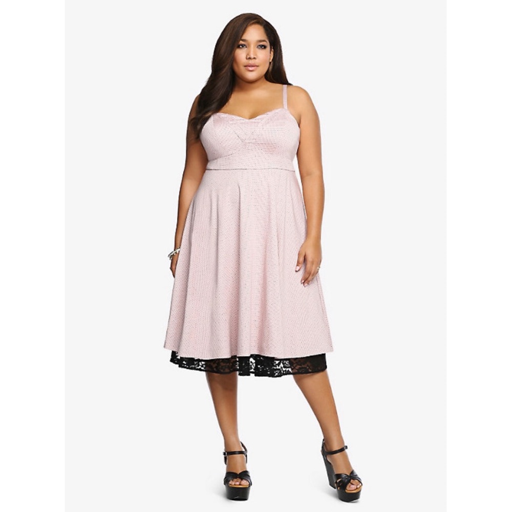 Retro Inspired Sweetheart Polka Dot Dress